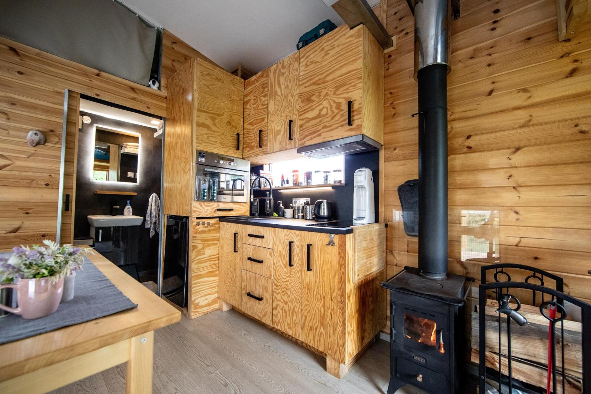 Tiny House - Chatka V Rezi U Prahy Husinec  Luaran gambar