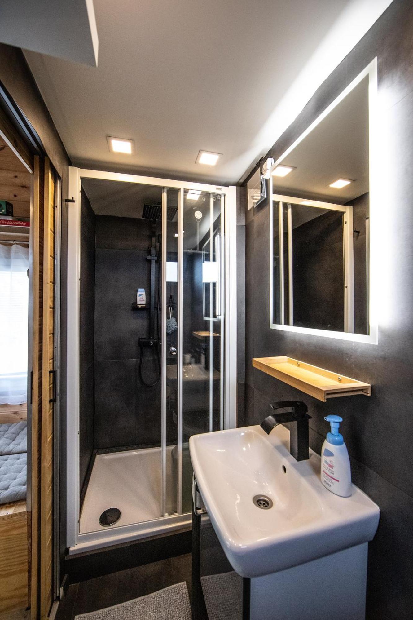 Tiny House - Chatka V Rezi U Prahy Husinec  Luaran gambar